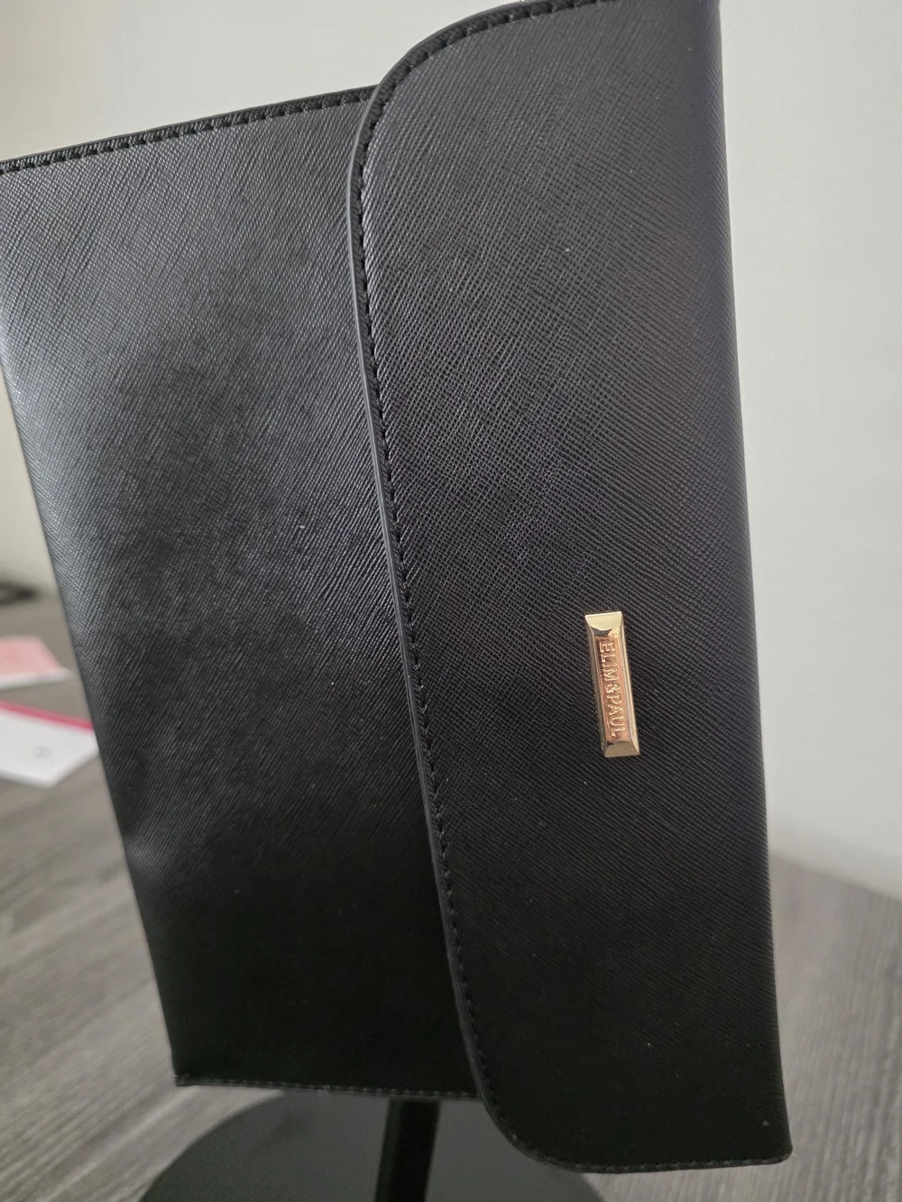 Elim & Paul: Black Clutch
